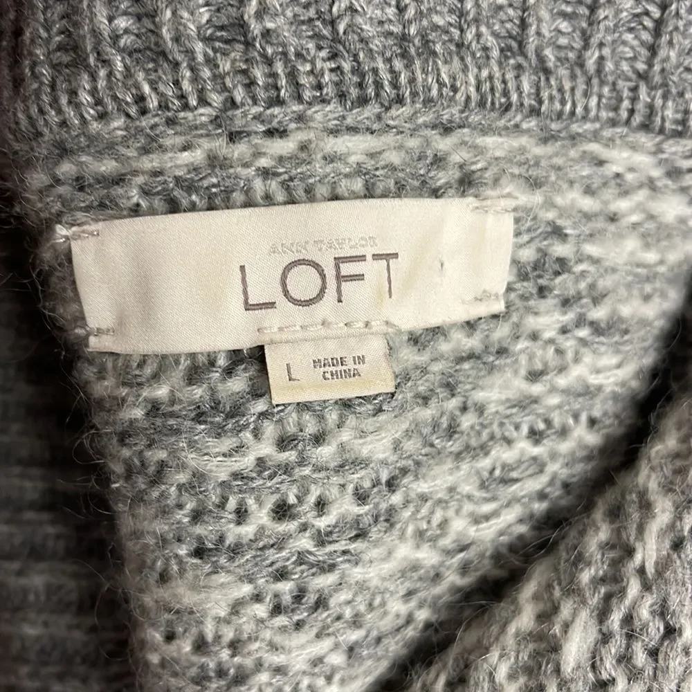 Anne Taylor LOFT gray sweater - size Large - Picture 2 of 9